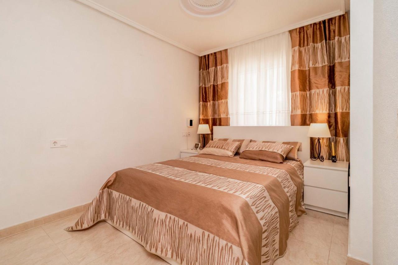 Apartamento Asta Daire Torrevieja Dış mekan fotoğraf